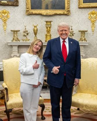 RECORD DATE NOT STATED 267583.jpg U.S President Donald Trump meets with Italy prime minister, Giorgia Meloni, in the Oval Office of the White House on Thursday April 17, 2025. (White House handout via EYEPRESS) EDITORIAL USE ONLY  Copyright: xx 267583 x eyepress125760
