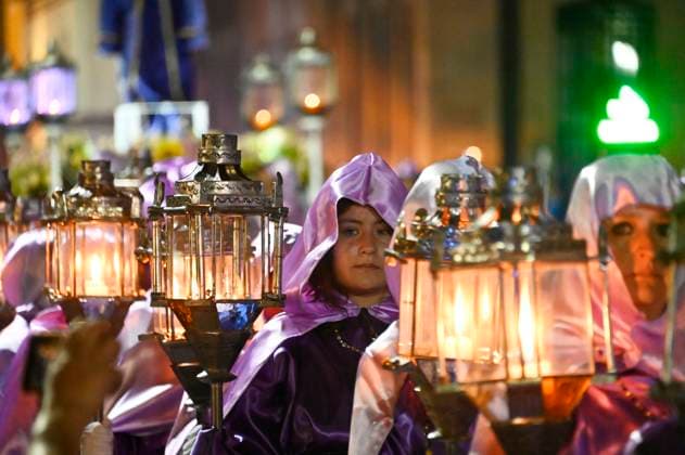 Good Friday Silence Procession in Toluca Hooded penitents carry torches and take a vow of silence as taking part during the Good Friday procession. As Easter approaches, honors one of the solemn religious traditions, the funeral march, know as Silence Procession reenacting the burial of Christ. on April 18, 2025 in Toluca, Mexico. (Photo by Carlos Tischler Eyepix Group) Copyright: xCarlosxTischler xEyepixxGroupx CT_18042025_152393
