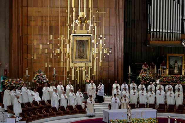 Solemn Eucharist In Mexico For The Death Of Pope Francis Carlos Aguiar Retes, Archbishop Primate of Mexico, leads a solemn Eucharist at the Basilica of Guadalupe in Mexico City, Mexico, on April 21, 2025, commemorating the death of Pope Francis, who dies this Tuesday at the age of 88 due to a stroke and cardiac arrest, according to information from the Vatican. Mexico City Mexico  Copyright: xGerardoxVieyrax originalFilename: vieyra-notitle250421_np54K.jpg