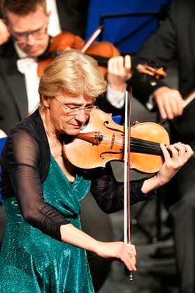 The Dresden Philharmonic symphony orchestra opened the 56th Antonin Dvorak Music Festival, in Pribram, Czech Republic, on April 22, 2025. Violinist Antje Weithaas. (CTKxPhoto MiroslavxChaloupka) CTKPhotoP2025042207892  CTKPhotoP2025042207892