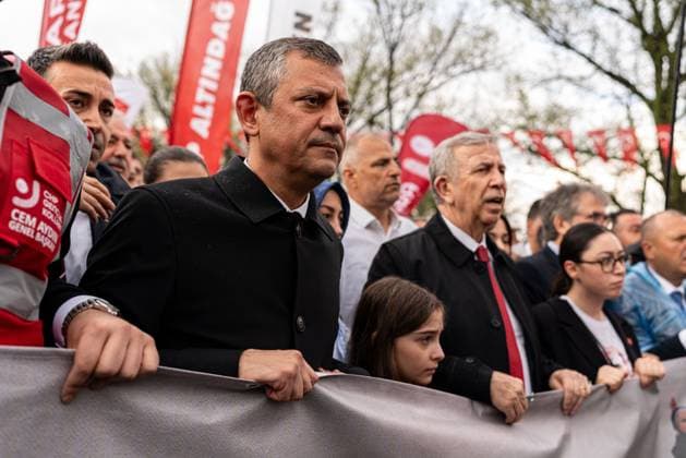 April 23, 2025, Ankara, Turkey: CHP Chairman Özgür Özel seen during the march. Özgür Özel, Chairman of the Republican People s Party (CHP), called for a march on 23 April National Sovereignty and Children s Day in Turkey to protest the arrest of Istanbul Metropolitan Mayor Ekrem ?mamo?lu and recent political developments, as well as to celebrate the holiday. Although the Governorate of Ankara banned the protest, Özel organised a rally in Ulus Square and marched with the crowd to the mausoleum of Mustafa Kemal Atatürk, the founder of the Republic of Turkey. Ankara Turkey - ZUMAs197 20250423_aaa_s197_113 Copyright: xTunahanxTurhanx