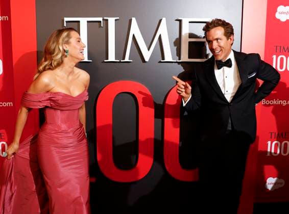 Bilder des Jahres 2025, Entertainment 04 April Entertainment Themen der Woche KW17 Entertainment Bilder des Tages Actress Blake Lively and Ryan Reynolds arrive on the red carpet at the 2025 TIME100 Gala Jazz at Lincoln Center in New York City on Thursday, April 24, 2025.  NYP20250424352 JOHNxANGELILLO