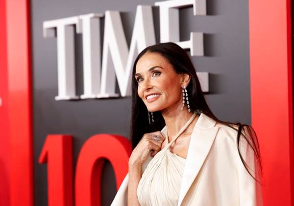 Entertainment Themen der Woche KW17 Entertainment Bilder des Tages Demi Moore arrives on the red carpet at the 2025 TIME100 Gala Jazz at Lincoln Center in New York City on Thursday, April 24, 2025.  NYP20250424367 JOHNxANGELILLO