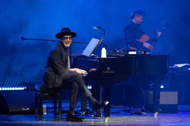 Bilder des Jahres 2025, Entertainment 04 April Entertainment Themen der Woche KW17 Entertainment Bilder des Tages Jeff Goldblum & The Mildred Snitzer Orchestra Perform at London Palladium, London American actor and musician Jeff Goldblum performs with his band The Mildred Snitzer Orchestra at London Palladium in London, England, UK on Thursday 24 April 2025., Credit:Justin Ng Avalon UK, England, London, London Palladium  Copyright: xJustinxNgx xAvalonx 0991854204
