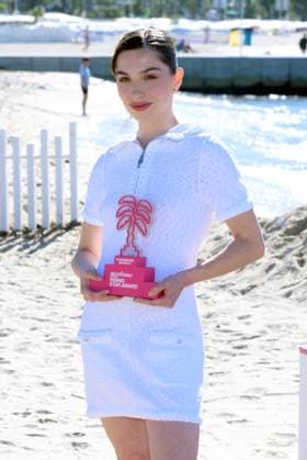 Entertainment Themen der Woche KW17 Entertainment Bilder des Tages Cannes - 8th Canneseries International Festival - Marie Colomb (Madame Figaro rising star award)  Copyright: xAlbertoxTerenghi Ipax xipa-agency.netx xAlbertoxTerenghix IPA_Agency_IPA56871886
