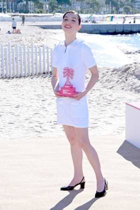 Cannes - 8th Canneseries International Festival - Photocall Marie Colomb (Madame Figaro rising star award) Cannes - 8th Canneseries International Festival - Marie Colomb (Madame Figaro rising star award) Cannes France  Copyright: xIPA ABACAx