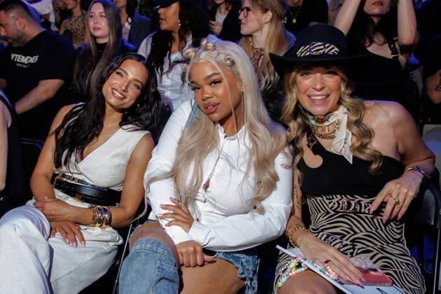 Fashion show ABOUT YOU Fashionmania Amira Pocher, Zoe Wees and Marina Hoermanseder at the ABOUT YOU Fashionmania by AYFW at the Uber Eats Music Hall on 25 April 2025 in Berlin Copyright: xEventpressxKochanx