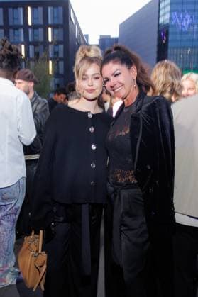 Fashion Show ABOUT YOU Fashionmania Millane Friesen and Elli Friesen at the ABOUT YOU Fashionmania by AYFW at the Uber Eats Music Hall on 25 04 2025 in Berlin Copyright: xEventpressxKochanx