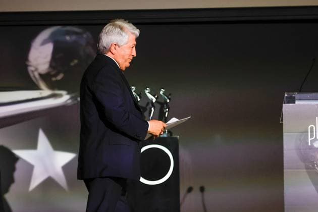 Eva Longoria receives the Platinum Award of Honor 2025 Enrique Cerezo at the presentation of the Platinum Award of Honor 2025 at the Palacio Municipal Ifema Madrid on April 26, 2025 in Madrid Spain EVA LONGORIA PLATINUM AWARD OF HONOR FAMOUS EVENT Antonio Gutié Madrid Madrid Madrid Spain  Copyright: xAntonioxGutiÃ rrezx 6676934