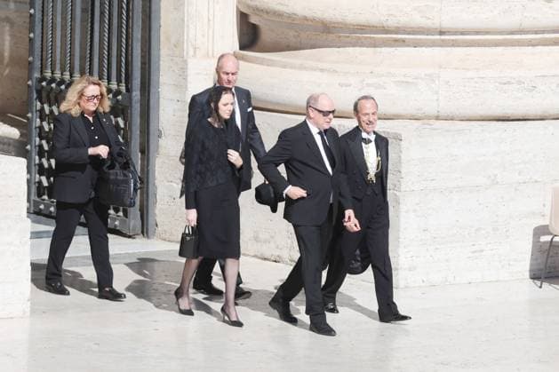 Rome, Death of Pope Francis - Funeral, Arrival of Royals from the World Vatican, April 26, 2025 - the Funeral Mass of the Roman Pontiff Francis Bergoglio was celebrated in St. Peter s Basilica, as provided for in the Ordo Exsequiarum Romani Pontificis. In the photo: Prince ALBERT OF Monaco and his wife Princess Charlene Rome Vatican City  Copyright: xIPA ABACAx