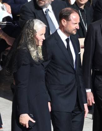 Royals Arrive For The Funeral of Pope Francis - Vatican Crown Princess Mette-Marit and Crown Prince Haakon of Norway attending Pope Francis funeral ceremony at St Peter s Square in The Vatican, on April 26, 2025. Photo by Raphael Lafargue ABACAPRESS.COM Vatican City Vatican (or Holy See)  Copyright: xLafarguexRaphael ABACAx