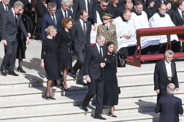Royals At The Funeral Of Pope Francis - Vatican King Felipe and Queen Letizia of Spain attending the funeral of Pope Francis on April 26, 2025, in Vatican. As Rome says goodbye to Pope Francis, global leaders, royals, clergy, and thousands of faithful gathered at the Vatican for a solemn and historic farewell. Pope Francis passed away on Monday, April 21, aged 88. Photo by Marco Iacobucci IPA ABACAPRESS.COM Rome Vatican City Vatican (or Holy See)  Copyright: xIacobuccixMarco IPA ABACAx