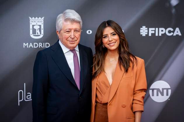 April 26, 2025, Madrid, Madrid, Spain: Actress Eva Longoria and the president of EGEDA, Enrique Cerezo attend the Ã¢â‚¬ËœPlatino de Honor award photocall at Teatro Albenizz in Madrid, Spain. Madrid Spain - ZUMAp177 20250426_znp_p177_003 Copyright: xAngelxPerezx
