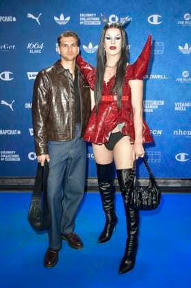 The Vivienne with guest at the ABOUT YOU Fashionmania by AYFW in the Uber Eats Music Hall Berlin, 25 04 2025 Foto:xM.xBehrensx xFuturexImagex about_you_5431