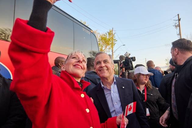 Canadian Prime Minister Election Rally Canadian activist and publisher Elaine Weeks, left, and Canadian Prime Minister Mark Carney, right take a selfie after an election rally in Windsor, Ontario on Saturday, April 26, 2025. Windsor Ontario Canada Copyright: xDominicxGwinnx
