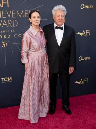 April 26, 2025, Hollywood, California, USA: Lisa Hoffman and Dustin Hoffman attends the AFI Life Achievement Award Ceremony Honoring Francis Ford Coppola. Hollywood USA - ZUMAb173 20250426_aap_b173_003 Copyright: xBillyxBennightx