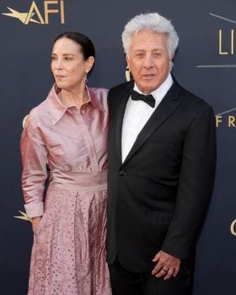 April 26, 2025, Hollywood, California, USA: Lisa Hoffman and Dustin Hoffman attends the AFI Life Achievement Award Ceremony Honoring Francis Ford Coppola. Hollywood USA - ZUMAb173 20250426_aap_b173_109 Copyright: xBillyxBennightx