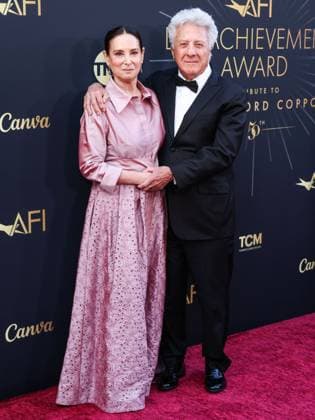 50th Annual AFI Life Achievement Award 2025 Honoring Francis Ford Coppola Lisa Hoffman and husband Dustin Hoffman arrive at the 50th Annual AFI (American Film Institute) Life Achievement Award Honoring Francis Ford Coppola held at the Dolby Theatre in Hollywood, Los Angeles, California, United States. Dolby Theatre, Hollywood, Los Angeles, California, USA California United States  Copyright: xImagexPressxAgencyx originalFilename: collin-50thannu250427_npa97.jpg