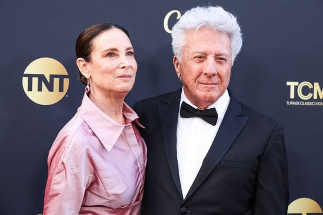 50th Annual AFI Life Achievement Award 2025 Honoring Francis Ford Coppola Lisa Hoffman and husband Dustin Hoffman arrive at the 50th Annual AFI (American Film Institute) Life Achievement Award Honoring Francis Ford Coppola held at the Dolby Theatre in Hollywood, Los Angeles, California, United States. Dolby Theatre, Hollywood, Los Angeles, California, USA California United States  Copyright: xImagexPressxAgencyx originalFilename: collin-50thannu250427_npckp.jpg