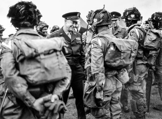 U.S. General Dwight D. Eisenhower giving order of the day, Full victory, nothing less to paratroopers in England just before boarding their planes to take part in first assault of the invasion of France, U.S. Army Signal Corps, June 6, 1944  Copyright: xCircaxImagesx ghi-circa13405
