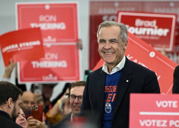 Carney Makes Final Plea For Votes In Edmonton EDMONTON, CANADA APRIL 27: Canadian Prime Minister and Liberal Leader Mark Carney addresses volunteers and supporters at Liberal candidate Amarjeet Sohi™s campaign office, on the eve of the General Election Day, in Edmonton, Alberta, Canada, on April 27, 2025. Edmonton Canada  Copyright: xArturxWidakx originalFilename: widak-carneyma250427_npBuI.jpg