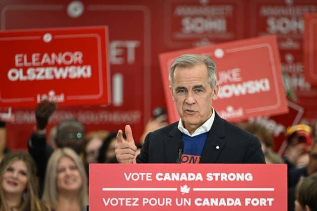 Carney Makes Final Plea For Votes In Edmonton EDMONTON, CANADA APRIL 27: Canadian Prime Minister and Liberal Leader Mark Carney addresses volunteers and supporters at Liberal candidate Amarjeet Sohi™s campaign office, on the eve of the General Election Day, in Edmonton, Alberta, Canada, on April 27, 2025. Edmonton Canada  Copyright: xArturxWidakx originalFilename: widak-carneyma250427_npDP6.jpg