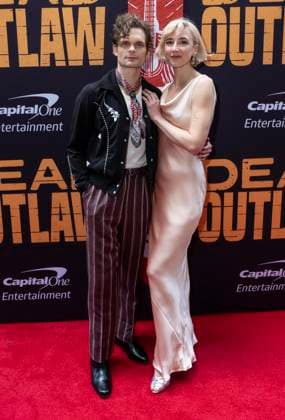 Bilder des Jahres 2025, Entertainment 04 April Entertainment Bilder des Tages April 27, 2025, Bronx, New York, USA: Andrew Durand and Julia Knitel attend opening night for Dead Outlaw on Broadway at Longacre Theatre in New York on April 27, 2025 Bronx USA - ZUMAr339 20250427_znp_r339_021 Copyright: xLevxRadinx