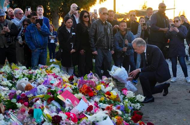 April 27, 2025, Vancouver, Bc, Canada: Liberal Leader Mark Carney places flowers at a memorial for the Lapu Lapu Day block party tragedy in Vancouver, B.C., on Sunday, April 27, 2025. Shock and grief rippled through Canada s Filipino community on Sunday as members struggled to come to grips with an attack at a cultural street festival in Vancouver on Saturday that killed 11 people and injured dozens more. Vancouver Canada  - ZUMAc35_ 20250427_zaf_c35_119 Copyright: xSeanxKilpatrickx
