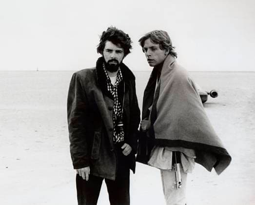 Star Wars: Episode IV - A New Hope (1977) - filmstill Star Wars: Episode IV - A New Hope (1977) Behind the scenes photo of Mark Hamill & George Lucas - - - EDITORIAL USE ONLY Copyright: xFSN-Kx