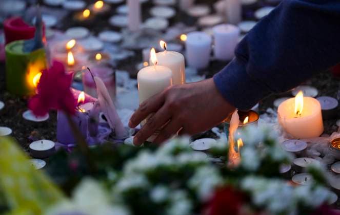 April 27, 2025, Vancouver, Bc, Canada: A candle is placed at a memorial for the Lapu Lapu Day block party tragedy in Vancouver, B.C., on Sunday, April 27, 2025. Shock and grief rippled through Canada s Filipino community on Sunday as members struggled to come to grips with an attack at a cultural street festival in Vancouver on Saturday that killed 11 people and injured dozens more. Vancouver Canada  - ZUMAc35_ 20250427_zaf_c35_134 Copyright: xSeanxKilpatrickx
