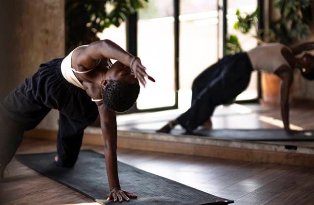 Creative Highlights Symbolfotos Young Woman Finding Stillness in a Grounding Yoga Practice at Home San Miguel de Allende, Guanajuato, Mexico CR_WDJM2504254D-1714967-01 ,model released, Symbolfoto