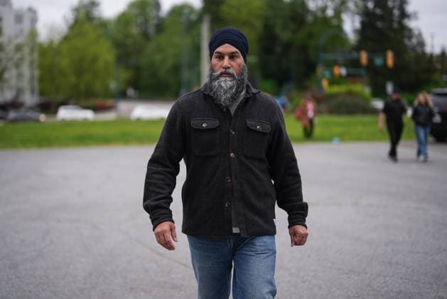 April 28, 2025, Port Moody, Bc, CANADA: NDP Leader Jagmeet Singh leaves after a sign waving campaign event with Port Moody-Coquitlam NDP candidate Bonita Zarrillo and volunteers on election day, in Port Moody, B.C., on Monday, April 28, 2025. Port Moody CANADA  - ZUMAc35_ 20250428_zaf_c35_008 Copyright: xDarrylxDyckx