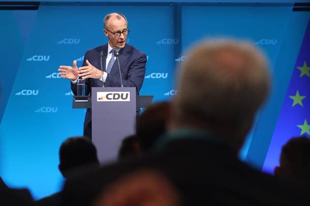 News Themen der Woche KW18 News Bilder des Tages CDU Federal Committee 2025 Friedrich Merz, future federal chancellor and Chairman of the Christian Democratic Union (CDU CSU-Fraction), speaks during the Federal Committee - Bundesausschuss CDU at ESTRELL Hotel in Berlin, Germany, on April 28, 2025.  Copyright: xChristianxMarquardtx originalFilename: marquardt-cdufeder250428_npCOB.jpg