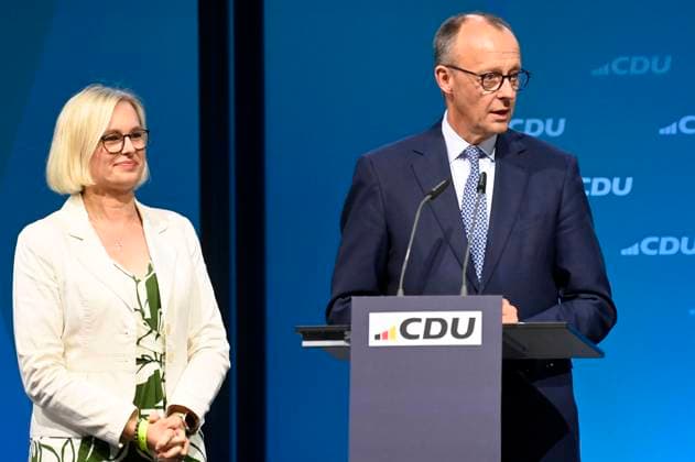 Christiane Schenderlein und Friedrich Merz bei der Tagung vom Bundesausschuss der CDU Deutschlands im Estrel Berlin. Berlin, 28.04.2025 *** Christiane Schenderlein and Friedrich Merz at the meeting of the Federal Committee of the CDU Germany at the Estrel Berlin Berlin, 28 04 2025 Foto:xF.xKernx xFuturexImagex bundesausschuss_cdu_5510