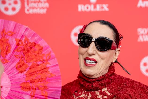 Actress Rossy de Palma poses during the red carpet at the 50th Chaplin Awards 2025 in New York, USA, 28 April 2025. Pedro Almodovar receives the Chaplin Award during the 50th edition of the Chaplin Prize !ACHTUNG: NUR REDAKTIONELLE NUTZUNG!  Copyright: xAngelxColmenaresx AME3447 20250429-55016669343_1