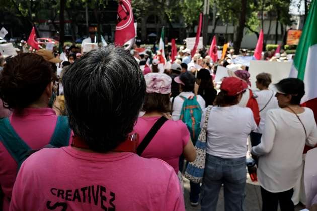 April 28, 2025, Mexico, Cdmx, Mexico: Outside the Senate of the Republic, protesters speak out against censorship and in favor of freedom of expression and information. This is due to a law that President CLAUDIA SHEINBAUM intends to implement. The president herself clarified that it is a bill to prohibit foreign ideological or political propaganda in Mexico. Mexico Mexico - ZUMAp204 20250428_zip_p204_007 Copyright: xJosuexPerezx