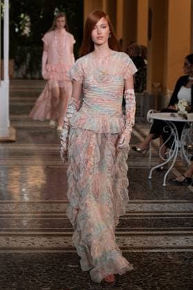 Chanel Cruise 2025 Fashion Show - Runway A model walks the runway at the Chanel Cruise 2025 fashion show at Villa D Este in Como, Italy, on April 29, 2025. Photo by Aurore Marechal ABACAPRESS.COM Como Italy  Copyright: xMarechalxAurore ABACAx