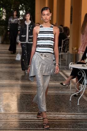 Chanel Cruise 2025 Fashion Show - Runway A model walks the runway at the Chanel Cruise 2025 fashion show at Villa D Este in Como, Italy, on April 29, 2025. Photo by Aurore Marechal ABACAPRESS.COM Como Italy  Copyright: xMarechalxAurore ABACAx