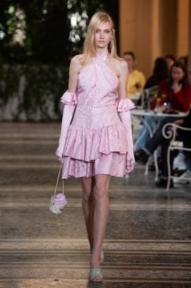 Chanel Cruise 2025 Fashion Show - Runway A model walks the runway at the Chanel Cruise 2025 fashion show at Villa D Este in Como, Italy, on April 29, 2025. Photo by Aurore Marechal ABACAPRESS.COM Como Italy  Copyright: xMarechalxAurore ABACAx