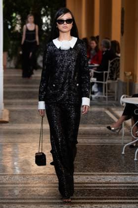 Chanel Cruise 2025 Fashion Show - Runway A model walks the runway at the Chanel Cruise 2025 fashion show at Villa D Este in Como, Italy, on April 29, 2025. Photo by Aurore Marechal ABACAPRESS.COM Como Italy  Copyright: xMarechalxAurore ABACAx