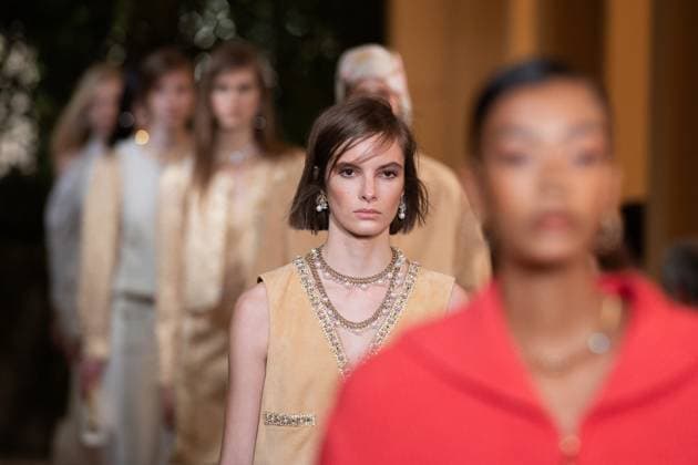 Chanel Cruise 2025 Fashion Show - Runway A model walks the runway at the Chanel Cruise 2025 fashion show at Villa D Este in Como, Italy, on April 29, 2025. Photo by Aurore Marechal ABACAPRESS.COM Como Italy  Copyright: xMarechalxAurore ABACAx
