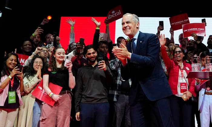 Bilder des Jahres 2025, News 04 April News Themen der Woche KW18 News Bilder des Tages April 29, 2025, Ottawa, On, CANADA: Prime Minister Mark Carney arrives on stage at his campaign headquarters in Ottawa after the Liberal party won the federal election on Tuesday, April 29, 2025. Ottawa CANADA  - ZUMAc35_ 20250429_zaf_c35_057 Copyright: xJustinxTangx