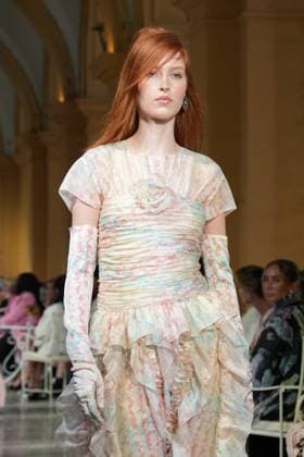 CHANEL Cruise Lago di Como 2025 2026 Runway A model walks the runway at the Chanel Cruise 2025 fashion show at Villa D Este on April 29, 2025 in Como, Italy Photo by Lucia Sabatelli Bestimage Como Italie  Copyright: xLuciaxSabatellix xBestimagexLuciaxSabatellix xBestimagex