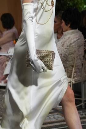 CHANEL Cruise Lago di Como 2025 2026 Runway A model walks the runway at the Chanel Cruise 2025 fashion show at Villa D Este on April 29, 2025 in Como, Italy Photo by Lucia Sabatelli Bestimage Como Italie  Copyright: xLuciaxSabatellix xBestimagexLuciaxSabatellix xBestimagex