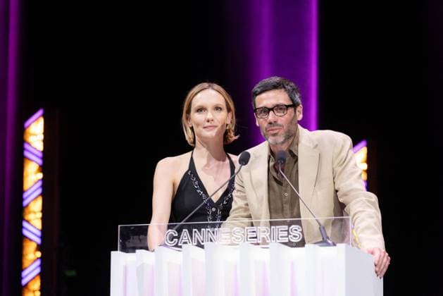Cannes International Series Festival Canneseries, Preisverleihung Prizes Ceremony of The 8th Canneseries Festival - Cannes Ana Girardot receives the ‘public prize’ for ‘La Fièvre’ during the Prizes ceremony of the 8th Canneseries Festival, in Cannes. Cannes, France on April 29, 2025. Photo by Shootpix ABACAPRESS.COM Cannes Provence-Alpes-Cote d Azur France  Copyright: xShootpix ABACAx