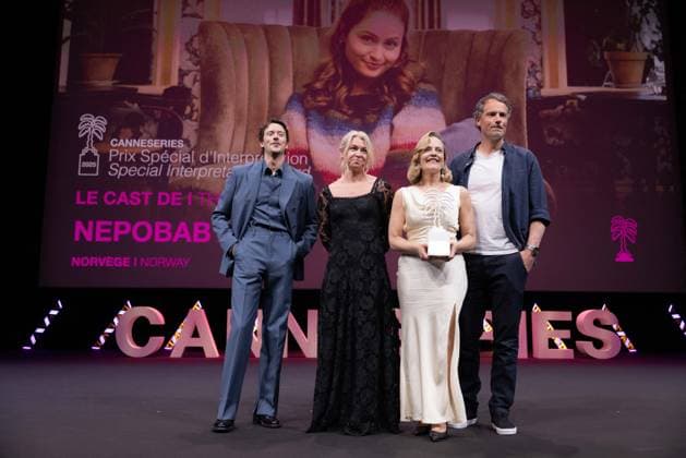 Cannes International Series Festival Canneseries, Preisverleihung Prizes Ceremony of The 8th Canneseries Festival - Cannes ‘BEST SCREENPLAY’ prize for ‘NEPOBABY’ during the Prizes ceremony of the 8th Canneseries Festival, in Cannes. Cannes, France on April 29, 2025. Photo by Shootpix ABACAPRESS.COM Cannes Provence-Alpes-Cote d Azur France  Copyright: xShootpix ABACAx