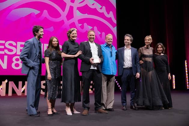 Cannes International Series Festival Canneseries, Preisverleihung Prizes Ceremony of The 8th Canneseries Festival - Cannes ‘BEST SERIE’ prize for the cast of ‘A BETTER MAN’ during the Prizes ceremony of the 8th Canneseries Festival, in Cannes. Cannes, France on April 29, 2025. Photo by Shootpix ABACAPRESS.COM Cannes Provence-Alpes-Cote d Azur France  Copyright: xShootpix ABACAx