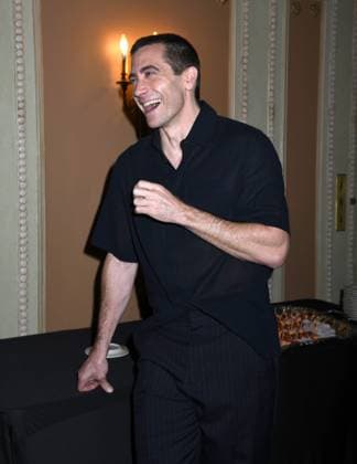 April 29, 2025, New York, New York, United States: Jake Gyllenhaal joins the legendary wall of caricatures at Sardi s in New York. April 29, 2025 New York United States - ZUMAp281 20250429_zea_p281_003 Copyright: xPhotoxImagexPressx