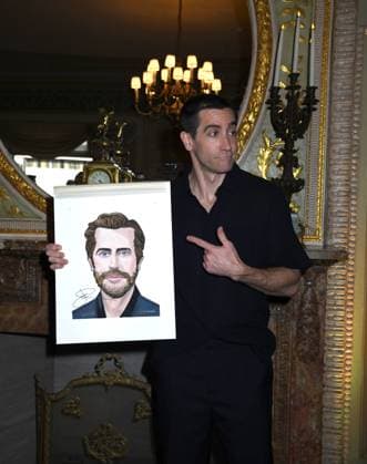 April 29, 2025, New York, New York, United States: Jake Gyllenhaal joins the legendary wall of caricatures at Sardi s in New York. April 29, 2025 New York United States - ZUMAp281 20250429_zea_p281_010 Copyright: xPhotoxImagexPressx