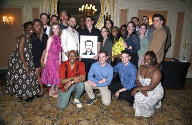 April 29, 2025, New York, New York, United States: Jake Gyllenhaal joins the legendary wall of caricatures at Sardi s. Jake Gyllenhaal will gather with the company of Othello and friends at Sardi s in New York. April 29, 2025 New York United States - ZUMAp281 20250429_zea_p281_004 Copyright: xPhotoxImagexPressx